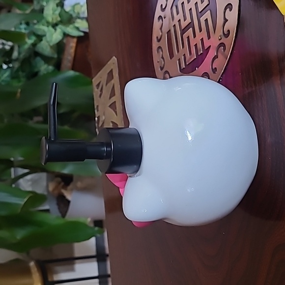 🎀Hello Kitty Soap Head Dispenser - Picture 2 of 6